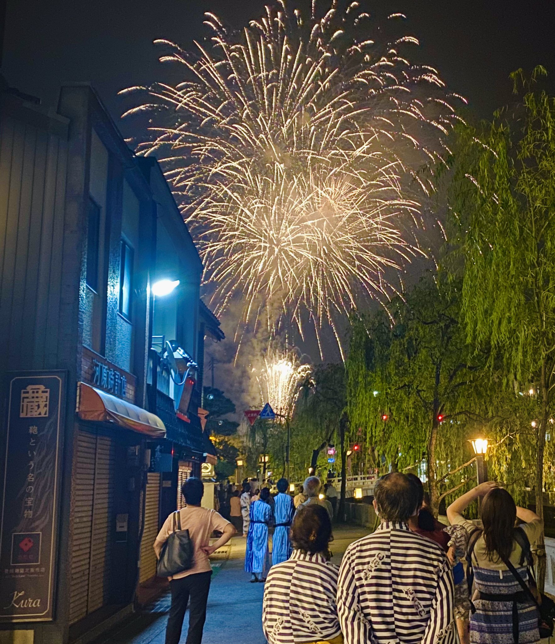 Uzivatel 城崎温泉みなとや若旦那 Na Twitteru 今夜も城崎の夜空を彩る夢花火 夢花火の開催にご協力を賜りました多くの方々には心より厚く御礼申し上げます 明日明後日は夢花火はお休みし 24日 月 から再び打ち上げます 城崎温泉の夏を最後までお楽しみ