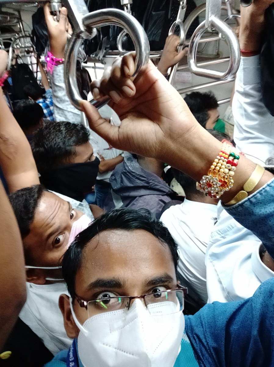 Kumar29978177's tweet photo. #centralrailway 5:58 kasara fast from dadar. What a perfect .... https://t.co/0bz27TcG30