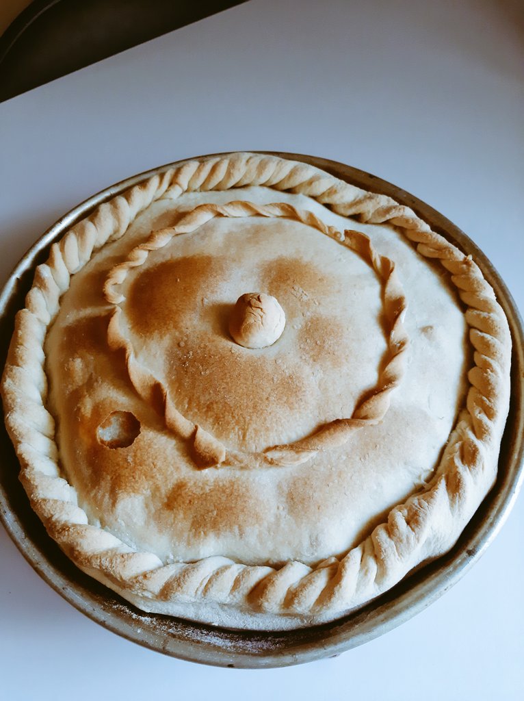 0Sucram's tweet photo. #SaPanada la nostra Tradizione #Sarda. Buon appetito! #Sardegna #Cibo https://t.co/iQ8So61K2e