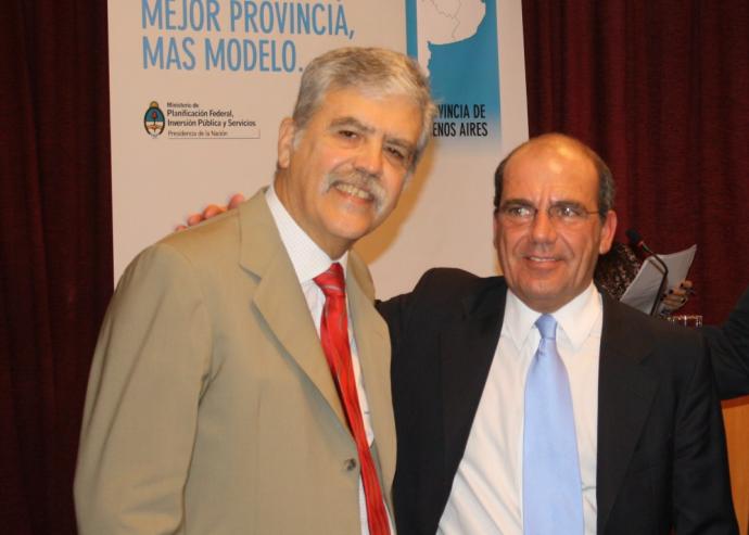 Además tiene una denuncia por $6M por una terminal de ómnibus que lícito en 2009 a Azso Ingeniería S.R.L. (creada para eso) que nunca terminó, esa empresa además ya acreditaba obras en 2004, 2005, 2008 y 2009 a pesar de haberse creado durante ese último año. Formidable sujeto.