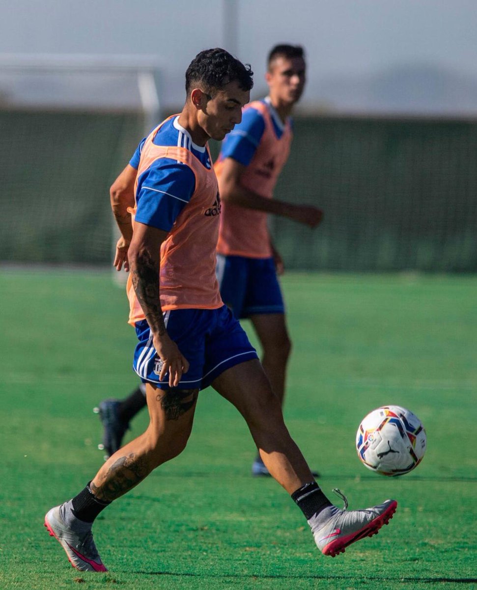 diegobalbontin's tweet photo. Edu Martínez (@edumartinez10 ), formado en las inferiores del @realracingclub y recién fichado por el @FCCartagena_efs B 👉 una de las grandes sensaciones en el inicio de pretemporada del primer equipo #LigaSmartBank ¡😀! 

🙋🏽‍♂️ Del 99 (21 años) https://t.co/ZMBxhO7raW