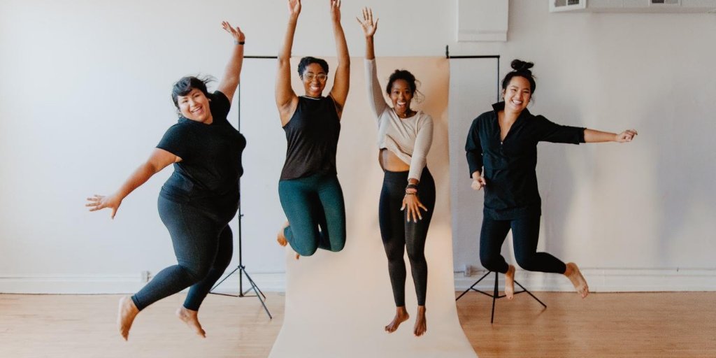 HIntimates's tweet image. Happy #EntrepreneurDay! Face masks, bubble baths + a glass of wine...these are trendiest ways to tackle #selfcare - but there’s more to it. We interview Inner Workout founder @taylorelysemo for some advice on effective self-care practices: ow.ly/JlSX50B5eyb