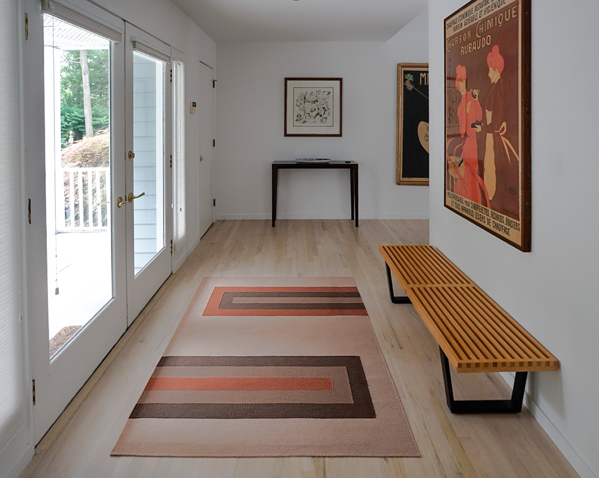 Our ‘Shelley Bay’ to welcome you home .
#flatwoven #design #residential #interiordesign #bespoke #nepal #goodweave #neutral #arearug #entryway #home