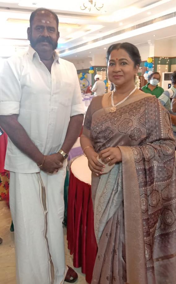 MeesaiRajendran's tweet photo. பிறந்தநாள் வாழ்த்துக்கள்!! @realradikaa ma'am...
Picture from the sets of #Chitthi2 #SunTV #42YearsofRadhika Ma'am
@realradikaa @realsarathkumar https://t.co/K70VQ7XUom