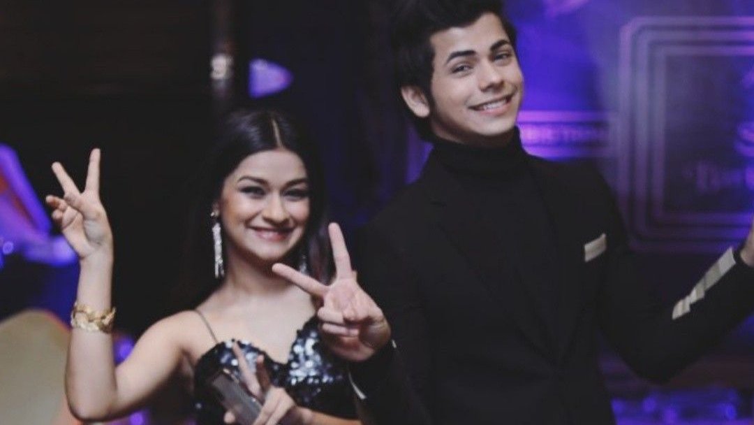 wafeekhan033's tweet photo. #2yearsofsidneetasalasmine without sidneet we are incomplete and we are so happy that alasmine completed 2 years but still we are broken that avneet is not there plz bring avneet back https://t.co/1U7p6D7wkv