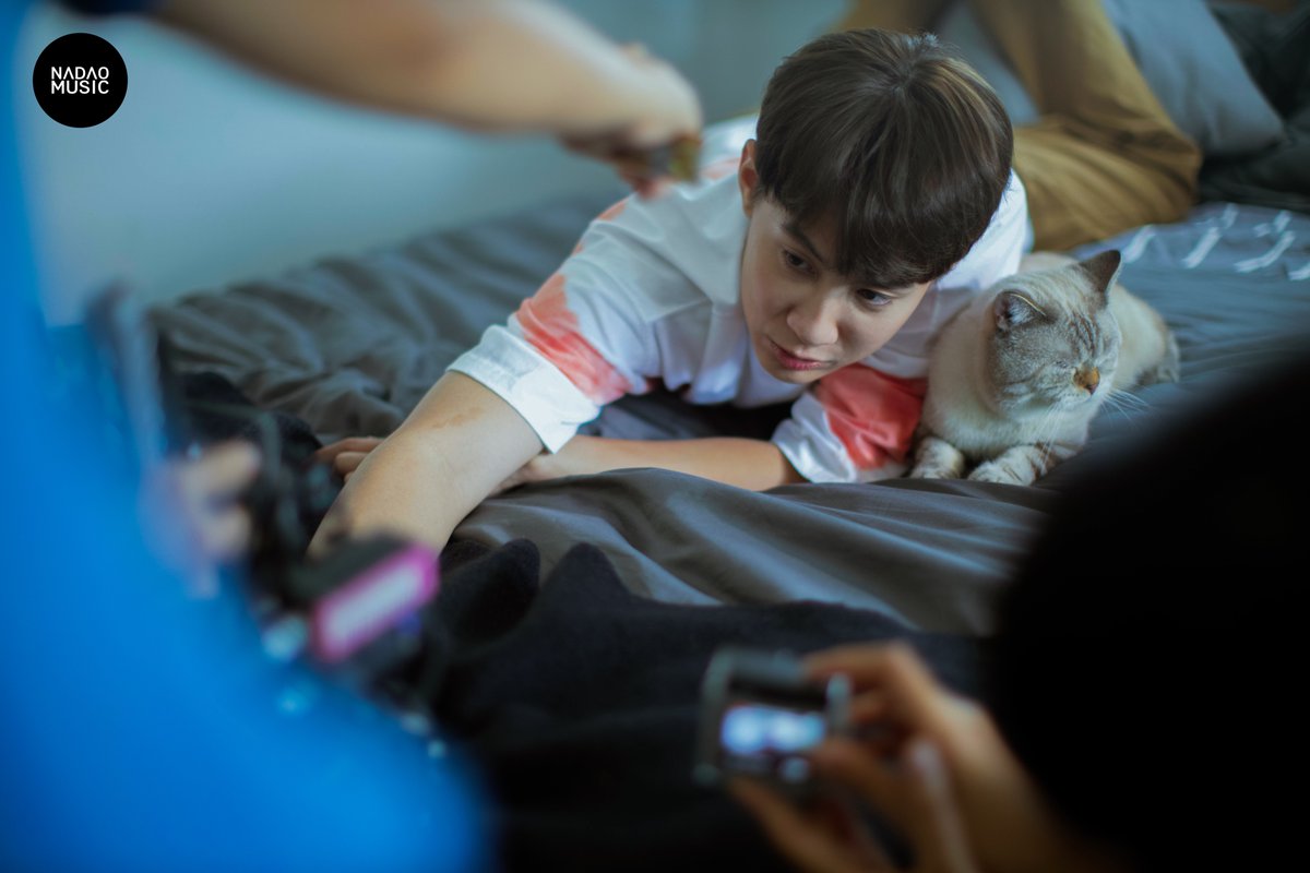 NadaoBangkok's tweet image. 📷 แชร์ภาพเบื้องหลัง MV คุยไปก่อน 
มาดูโมเม้น พระเอก CAPTAIN
และนางเอกน้องบ่ายสามกัน 🐱🥰
.
youtu.be/xwnl3E6T3Vg

#คุยไปก่อน
#TakeYourTime
#CAPTAINchonlathorn
#NadaoMusic