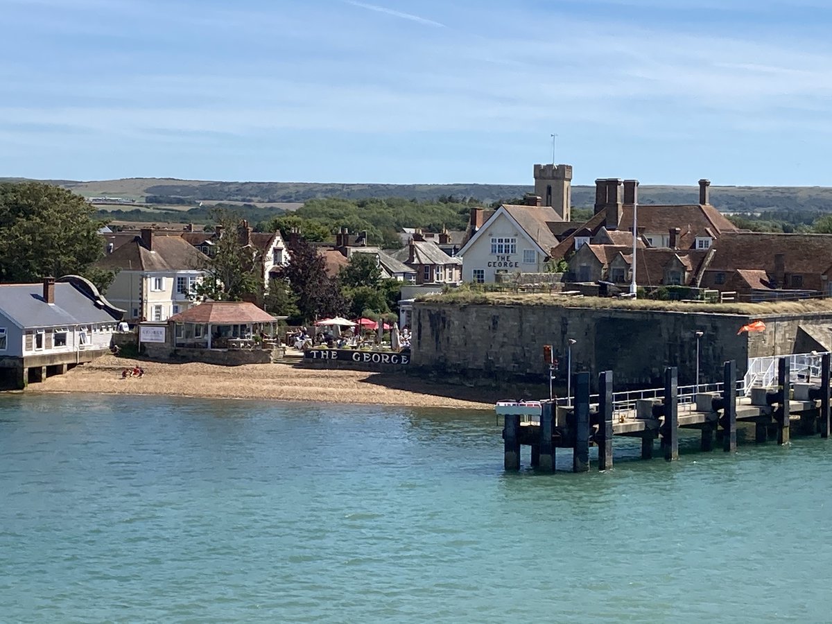 TheFoodieTravelGuide (@thefoodietrav) on Twitter photo For a fine foodie day out by the sea, hop on the ferry to #Yarmouth #IsleofWight for lunch <a href="/georgehoteliow/">THE GEORGE HOTEL</a>. Celebrate late summer with fish & chips and a bottle of fizz in the lovely waterside garden. #GreatTastingBritain <a href="/VisitIOW/">Visit Isle Of Wight</a> For a fine foodie day out by the sea, hop on the ferry to #Yarmouth #IsleofWight for lunch <a href="/georgehoteliow/">THE GEORGE HOTEL</a>. Celebrate late summer with fish & chips and a bottle of fizz in the lovely waterside garden. #GreatTastingBritain <a href="/VisitIOW/">Visit Isle Of Wight</a>