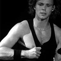 Ashton in a tanktopA thread