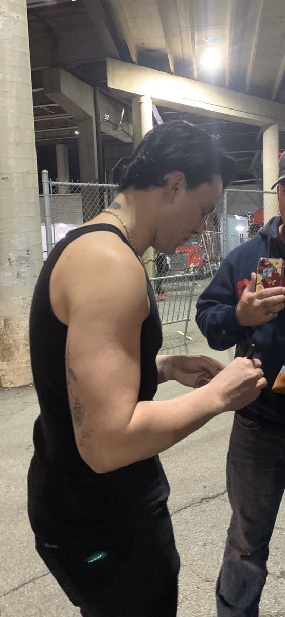 Ashton in a tanktopA thread