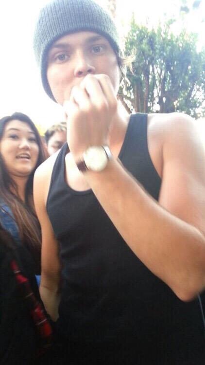 Ashton in a tanktopA thread