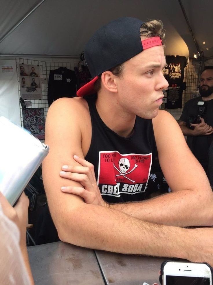 Ashton in a tanktopA thread