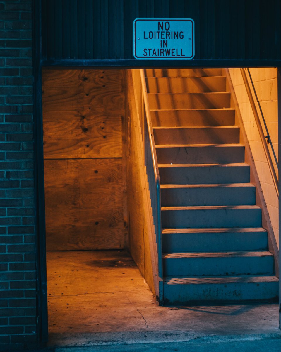 sjphoto21's tweet photo. Life is like this staircase, no loitering, only option is to keep climbing! #photography #photooftheday #downtown #harrisonburgva #stairs #contrast #contrastphotography #contrastingcolors #deepblue #brightorange https://t.co/8H0BAeE2ZL