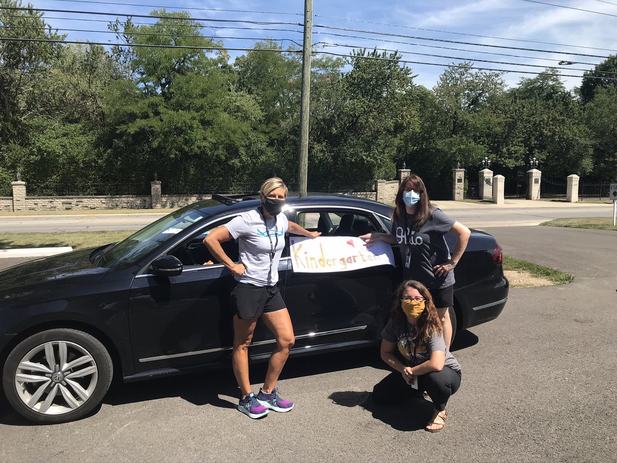 RidgewoodES's tweet photo. The smiles and cheers we got throughout the Welcome Back Parade got us all even MORE excited to start the year!!  Thanks to all of those that were outside, ready to cheer us on, even if some of us got lost (Looking at you Mrs.Kibler) 🤣 https://t.co/IGOg0mKsJg