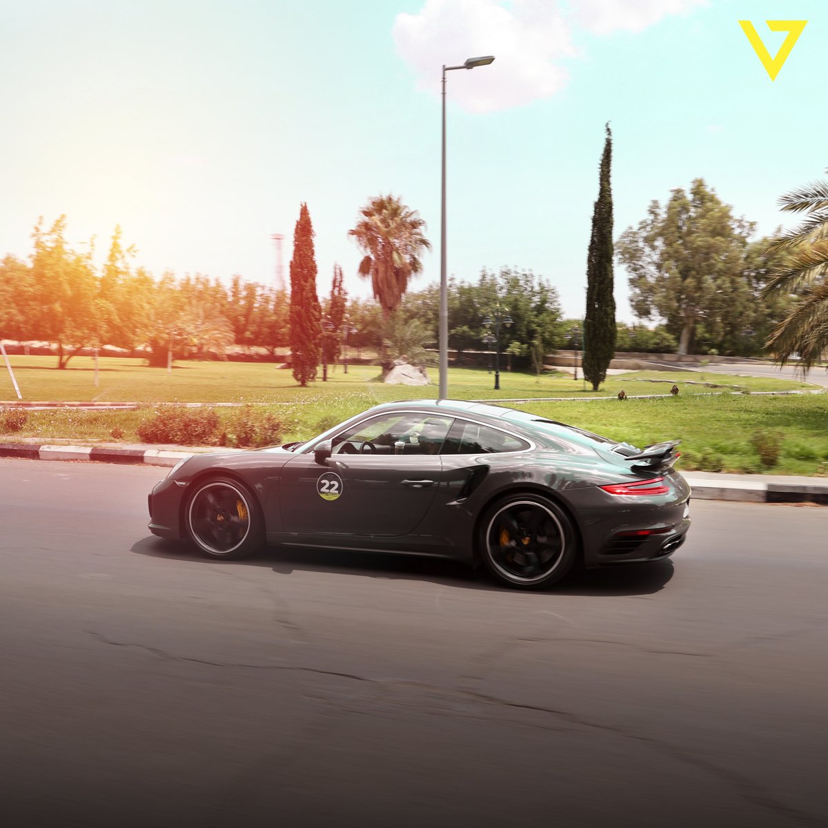 VisitSaudiAR's tweet photo. فريق رحلة الجنوب @Se7enexperience 🏎
انتهى يومهم الأول في #الطائف، واللي أخذوا فيها جولة على أهم المعالم والمناظر!🏔🌸

#SouthRun
#روح_السعودية https://t.co/P8Nbiy8rQM