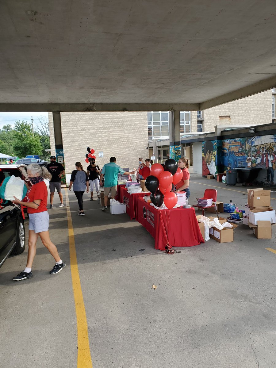 Ready to get the Bears together with materials at the Meyzeek NTI 2.0. Drive Through. So wonderful to see our students! <a href="/SandyDearborn/">Sandy Dearborn</a> <a href="/JCPSAsstSuptMS/">Heather Benfield</a> <a href="/Dr_RKBranch/">LJTMSPrincipal</a> <a href="/JCPSKY/">JCPS</a> <a href="/MeyzeekMiddle/">@MeyzeekMiddle</a> <a href="/GuestJCPS/">Andrew Guest</a>