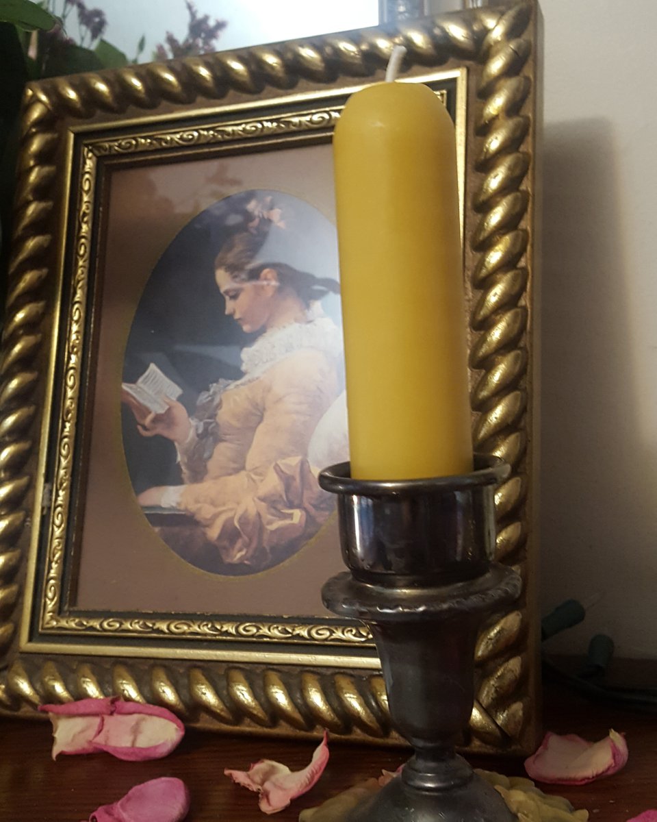 ENature777's tweet photo. Short wide tapers, 5.25" x 1.5"   Suitable for wide holders or lanterns
https://t.co/Cka489dC6Z
#homeinspiration #beeswaxcandles #homesweethome #candleseller https://t.co/uFyFluYn5a