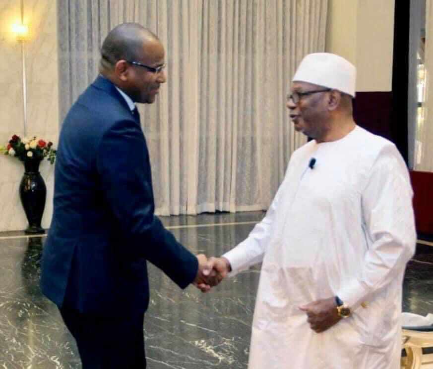 JeuneKonate's tweet photo. Voici un autre homme fidele à son chef #PM_BOUBOU_CISSE. Un homme de confiance.  Merci à vous ex premier ministre et ex president de la République pour le service rendu à la Nation. #IBK_et_son_PM. https://t.co/Le1OwuhpCL