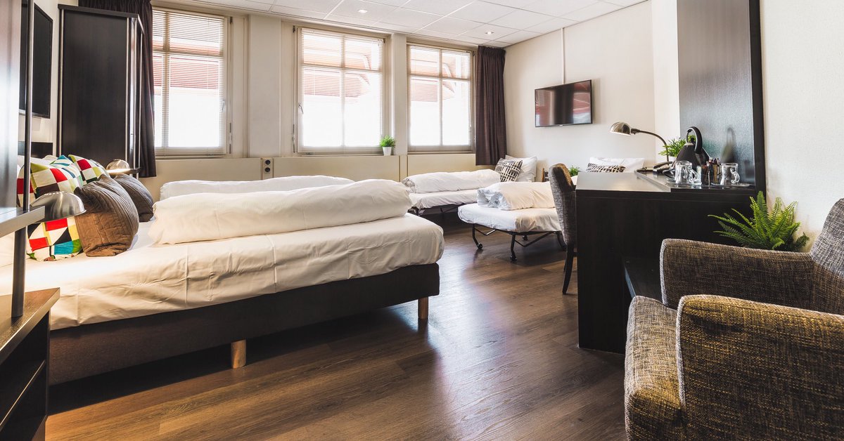 Een nachtje of weekendje weg met het hele gezin? Dan is onze #familiekamer ideaal! Gezellig met z'n allen snurken 💤 #Markt #Eindhoven #hotel #hotelkamer