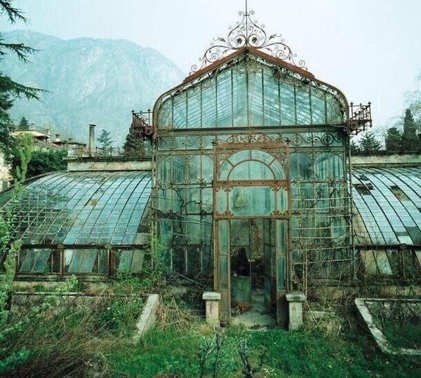 Jopolkadot's tweet photo. Forgotten Greenhouses https://t.co/Zj5Nl26RQR
