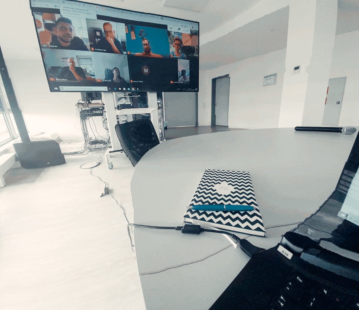 ArltTim's tweet photo. Drittes Treffen mit unserem Händlerboard dieses Jahr. Aus dem Feedback unserer Händler ziehen wir unsere besten Ideen. Danke für den Austausch! 💻🤓

#Händlerbund #business #work #photooftheday #inspiration https://t.co/naUF76pwQH