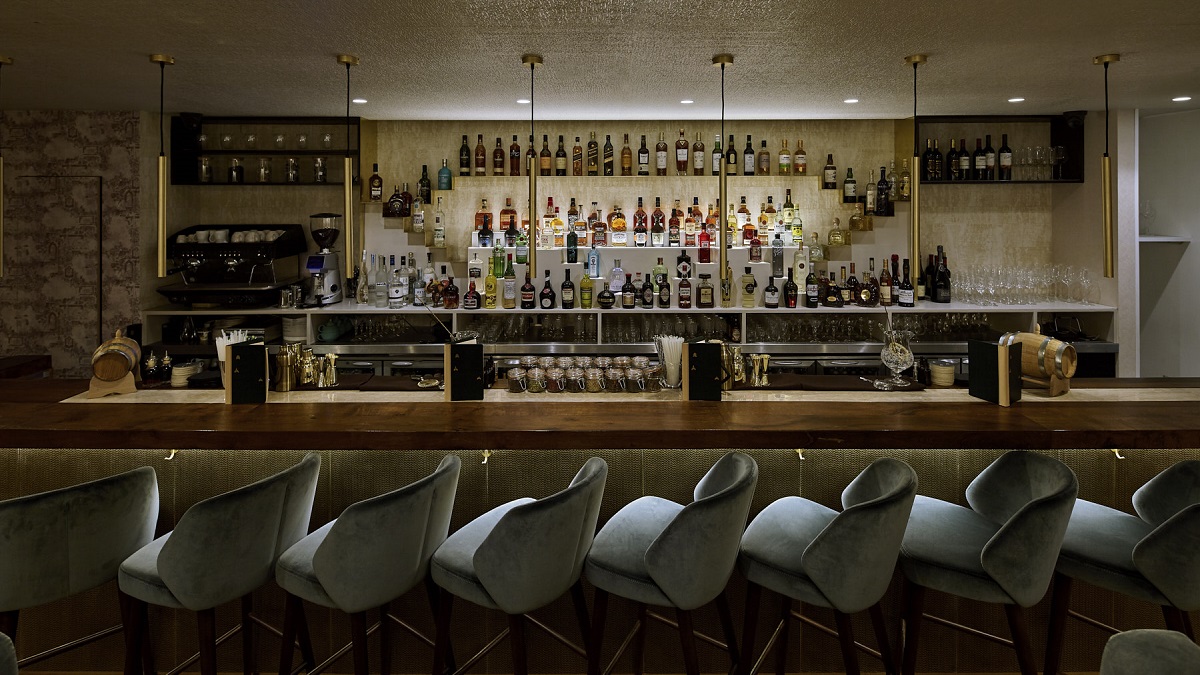 Lux Restaurant Guide (@luxrestguide) on Twitter photo London's rebirth; Hind's Head treats; burgers and more. Featuring: @hindsheadbray <a href="/RosewoodLondon/">Rosewood London</a>, <a href="/ClaridgesHotel/">Claridge’s</a>, @Firmdale_Hotel, <a href="/tentrinity/">Tenille Walters</a>, <a href="/TheDorchester/">The Dorchester</a>, <a href="/Baglioni_Hotels/">Baglioni Hotels</a>, @thegoring, <a href="/OneAldwych/">One Aldwych</a> @clivedenhouse Club News - Friday 21st August 2020 - mailchi.mp/luxuryrestaura… London's rebirth; Hind's Head treats; burgers and more. Featuring: @hindsheadbray <a href="/RosewoodLondon/">Rosewood London</a>, <a href="/ClaridgesHotel/">Claridge’s</a>, @Firmdale_Hotel, <a href="/tentrinity/">Tenille Walters</a>, <a href="/TheDorchester/">The Dorchester</a>, <a href="/Baglioni_Hotels/">Baglioni Hotels</a>, @thegoring, <a href="/OneAldwych/">One Aldwych</a> @clivedenhouse Club News - Friday 21st August 2020 - mailchi.mp/luxuryrestaura…
