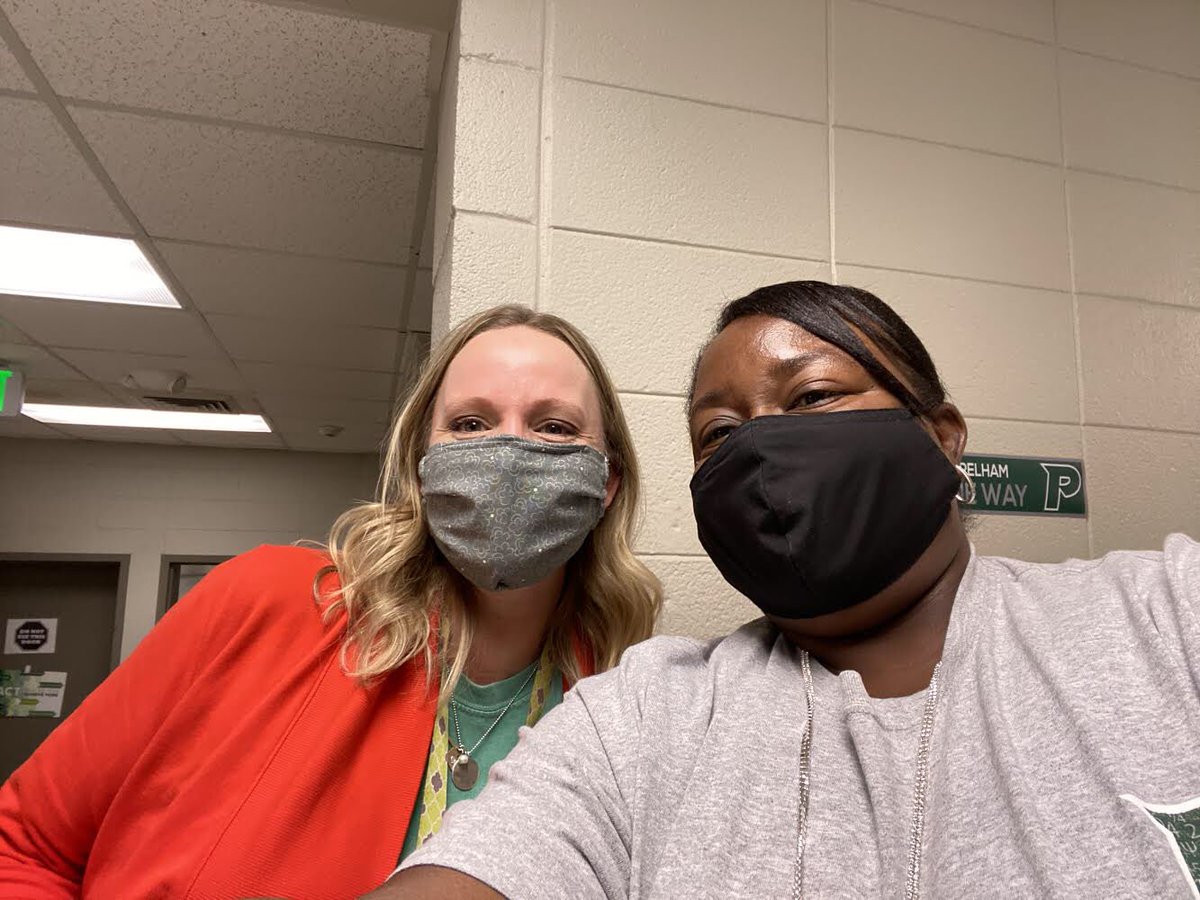 PelhamHighAL's tweet photo. More awesome #pelhamfirstday round 2 pictures from yesterday! It’s been such a great week on the hill! https://t.co/hqSezBA3Hj