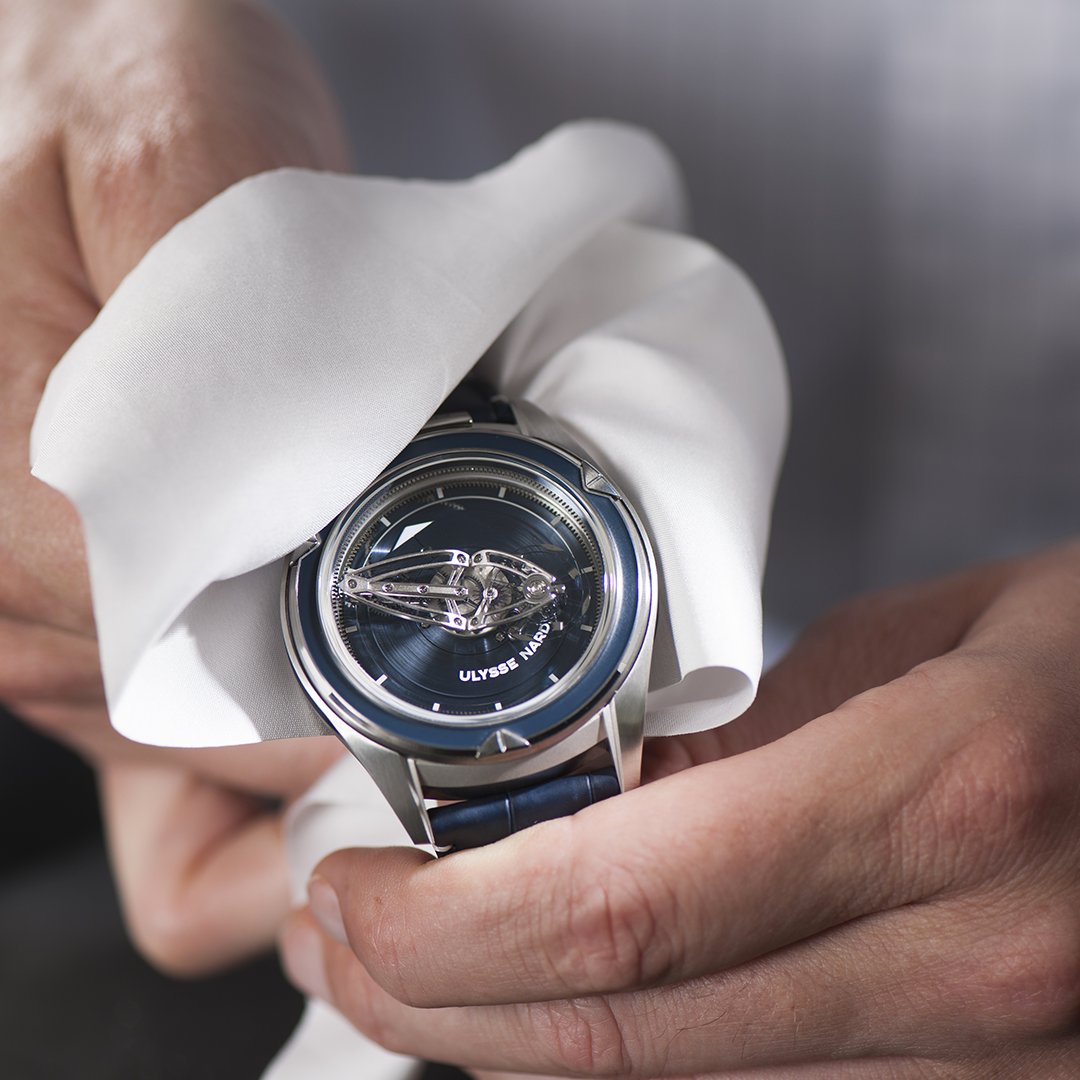 ulysse_nardin's tweet photo. Welcome to #UlysseNardin #AftersalesService
Rigorous quality checks are carried out at each stage of the servicing process to make sure that your timepieces meet #UlysseNardin high standards.
-
#FreakVision
Ref. 2505-250
https://t.co/ATRxp4zDce https://t.co/6nUOZxcecX