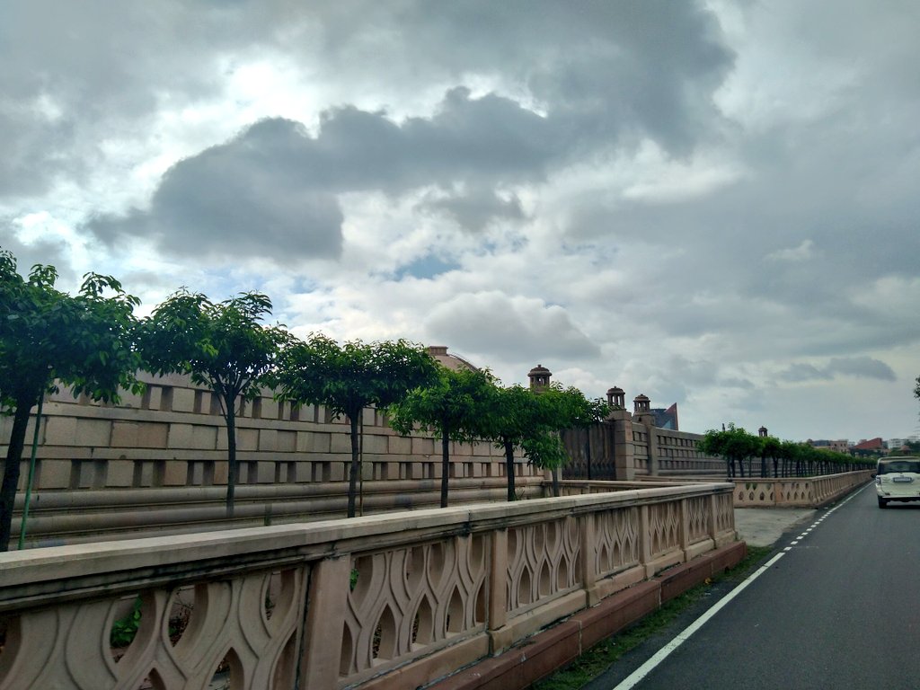 windvire's tweet photo. #Lucknow 🌀🌧️☘️ https://t.co/qP0QpljwiJ