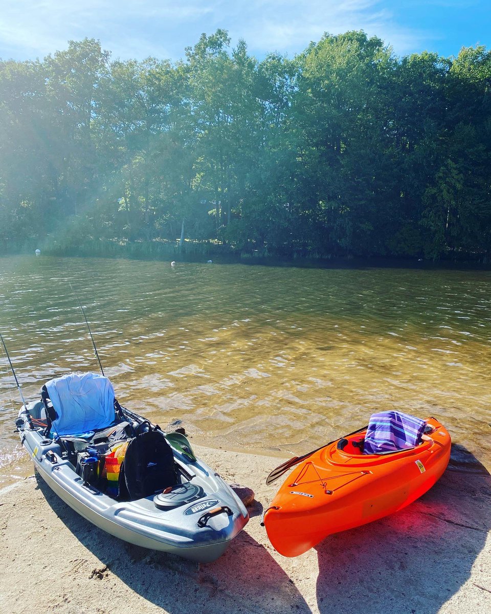WorkLifeCoExist's tweet photo. Date on a Lake with a little evening fishing ❤️🎣
#lakelife #lake #fishing #bass #bluegills #sunny #dusk #kayak #love #hobbies #lakelovers #fishingcouple #bigboulder #lakeharmony #memories #moments #livingmybestlife https://t.co/kfG9B7HNMU