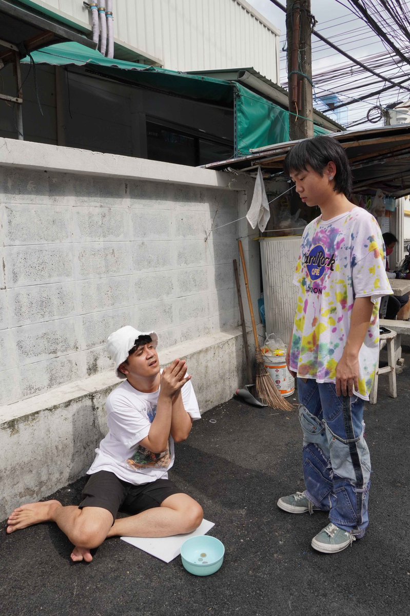ban_gu_eng's tweet photo. เงินทองมันหายากอะเนอะ https://t.co/ntKj7wbWDI