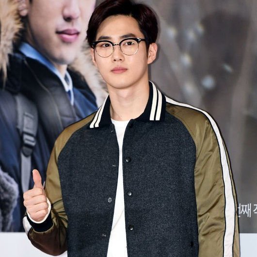 Junmyeon attended jinyoung's movie premiere and even complemented him