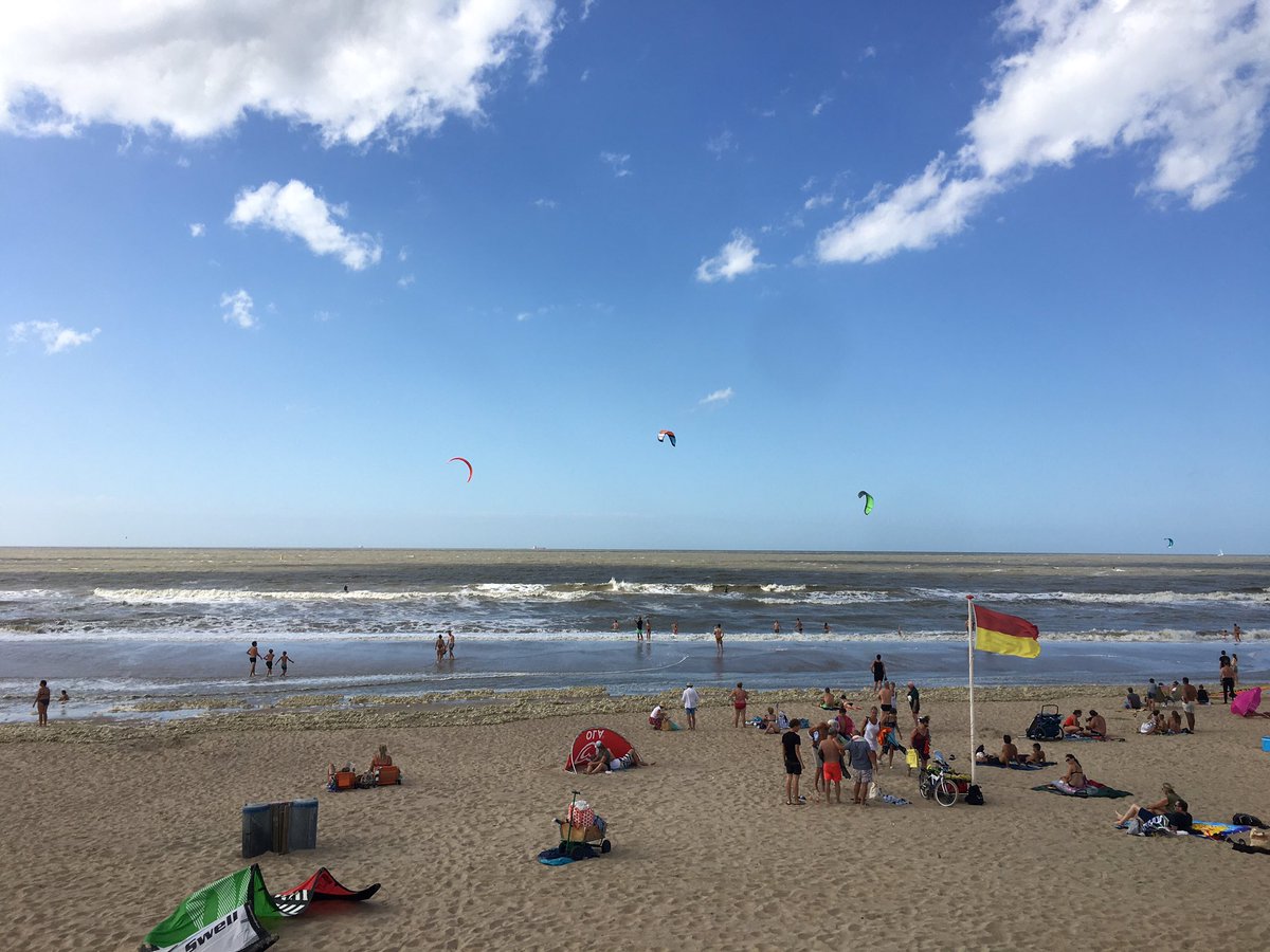Komende dagen gaat het hard waaien waardoor het extra gevaarlijk is om de zee in te gaan! Wanneer je de zee in gaat, blijf dan dicht bij de kust en ga niet te ver zwemmen