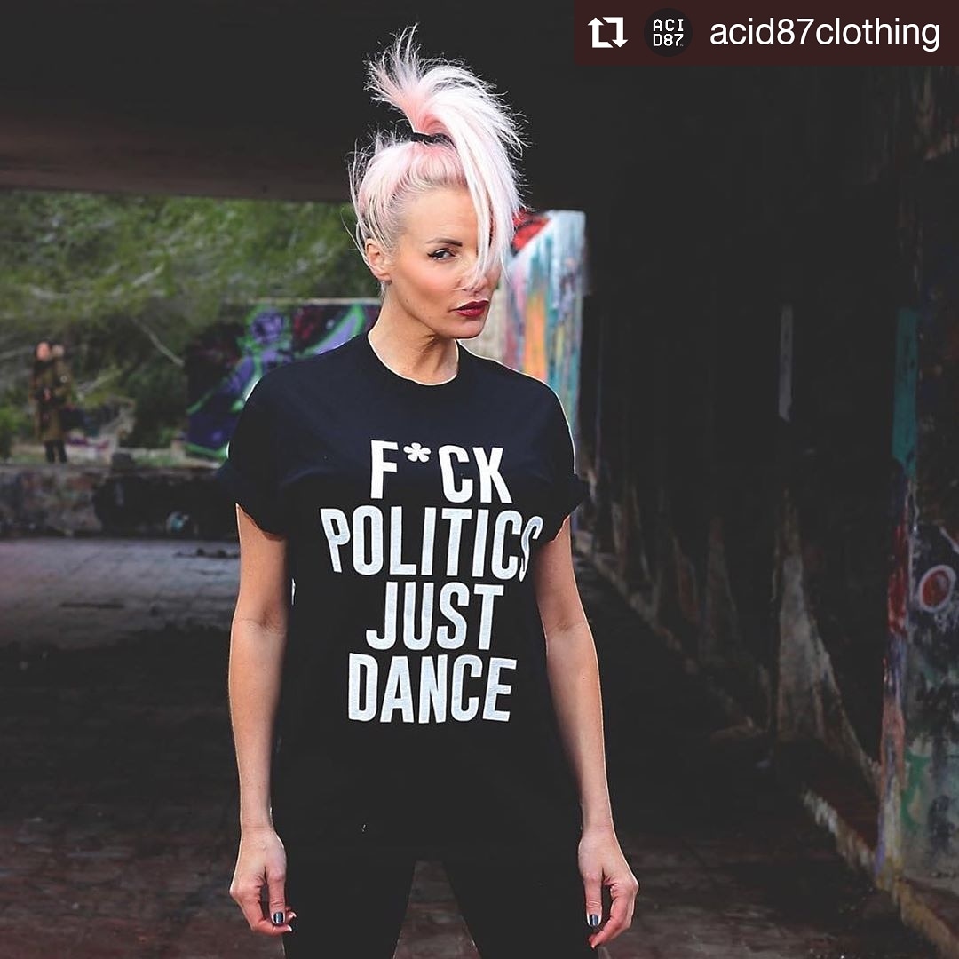 Déjennos bailar!!!  #guatemala #bares #lobovazquez #FridayFeeling #music #dance #fuckpolitics