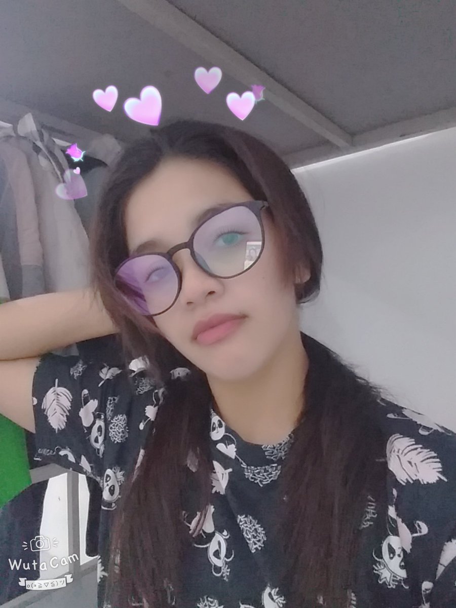 nemaras_26's tweet photo. Friday!!!🤟🍁 https://t.co/HqRbmpoKiu