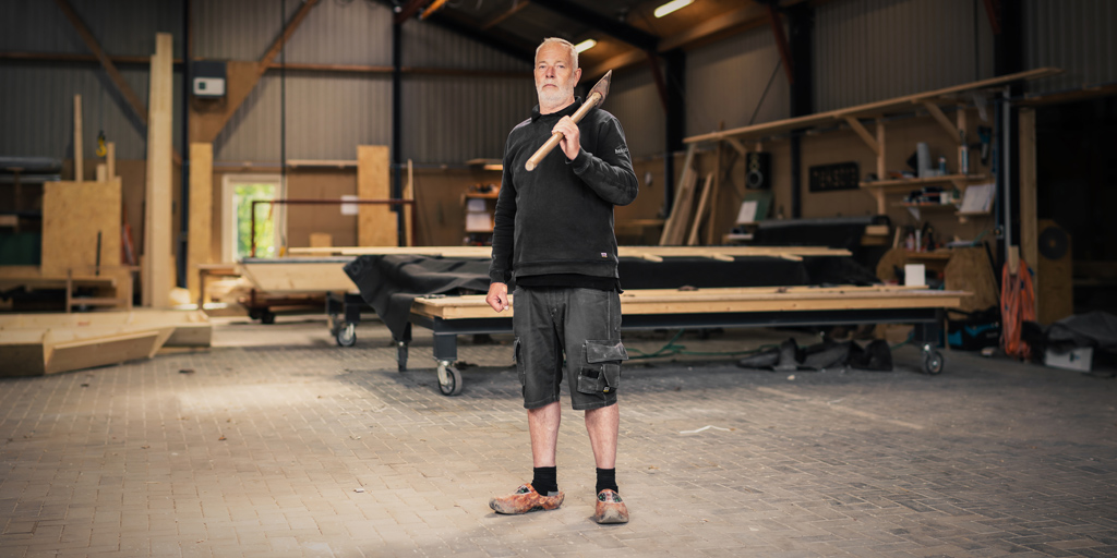 "Renovaasje, ûnderhâld, it binnenwurk, maar ek bûten mei de learzens oan yn ‘e drek fyn ik prachtich. It is allegearre lykas sa moai. It is hiel ôfwikseljend en dêrom kin ik dit wurk ek al 27 jier mei in soad wille dwaan." – Jelle #wijzijnhekstra