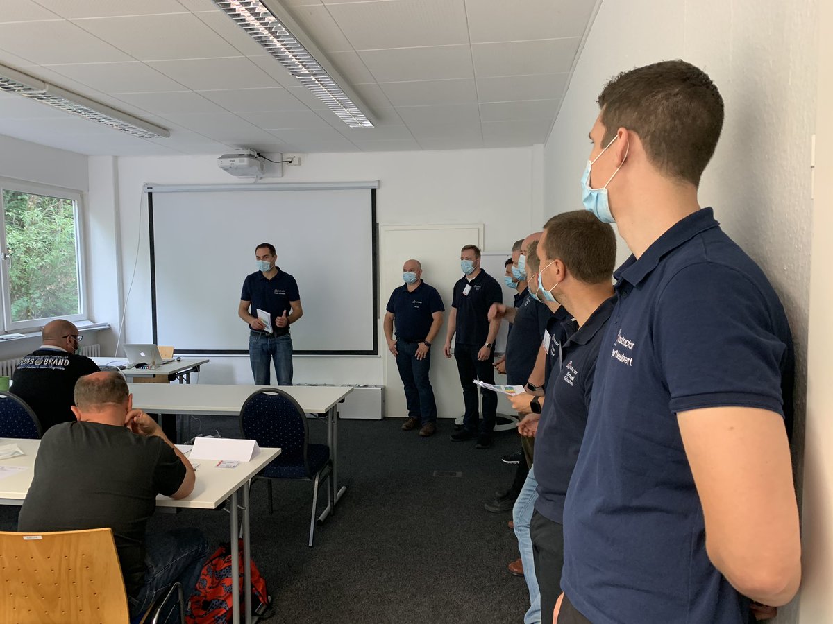 Erste #ercalsproviderkurse an der #rettungschule des Saarlandes nach der #coronapause <a href="/MegaMedGbr/">MegaMed GbR</a> <a href="/ERC_resus/">ERC - European Resuscitation Council</a> @ERC_ALS_SEC @ResusGer <a href="/gliwitzky/">Bernhard Gliwitzky</a>