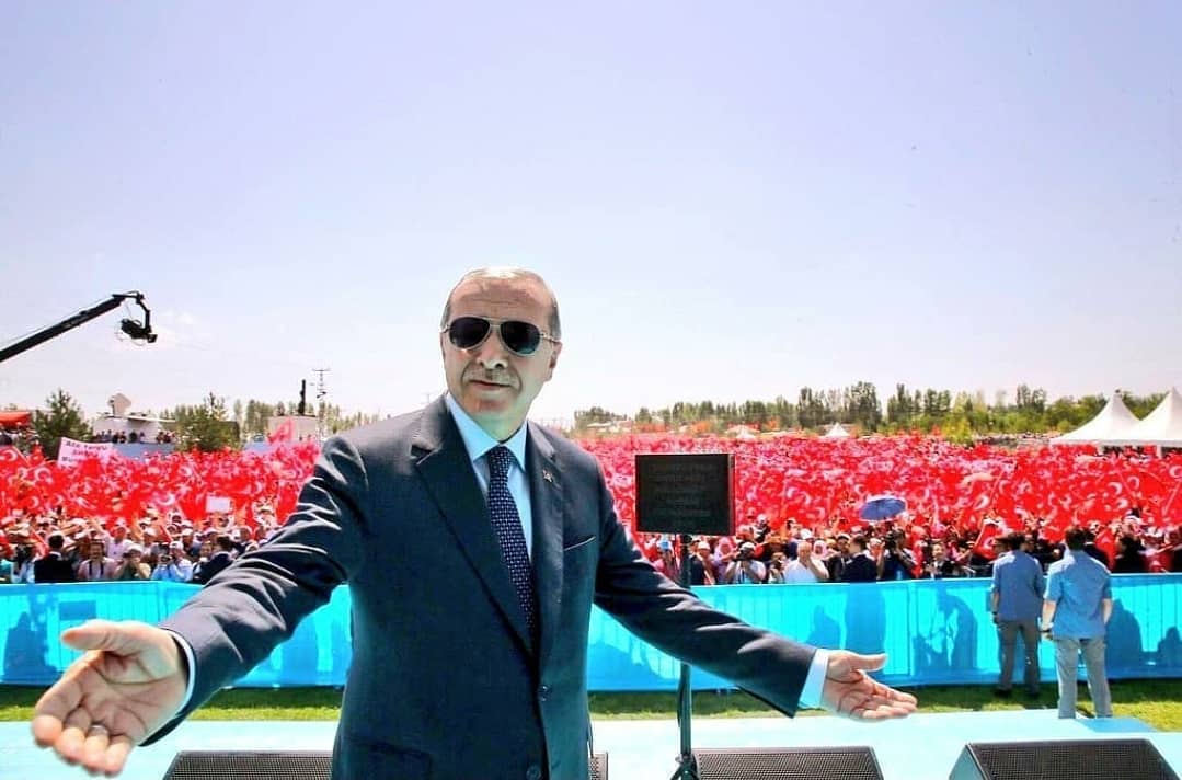 Mekanın Sahibi Belli 🤫😎

Recep Tayyip Erdoğan 💪

Her Seçimde Olduğu Gibi 
Bu  #SeçimdedeGazınızıAlırız ....! 

#MüjdelerOlsun
#Doğalgaz
#320MilyarMetreKüp
#ülkemlegururduyuyorum