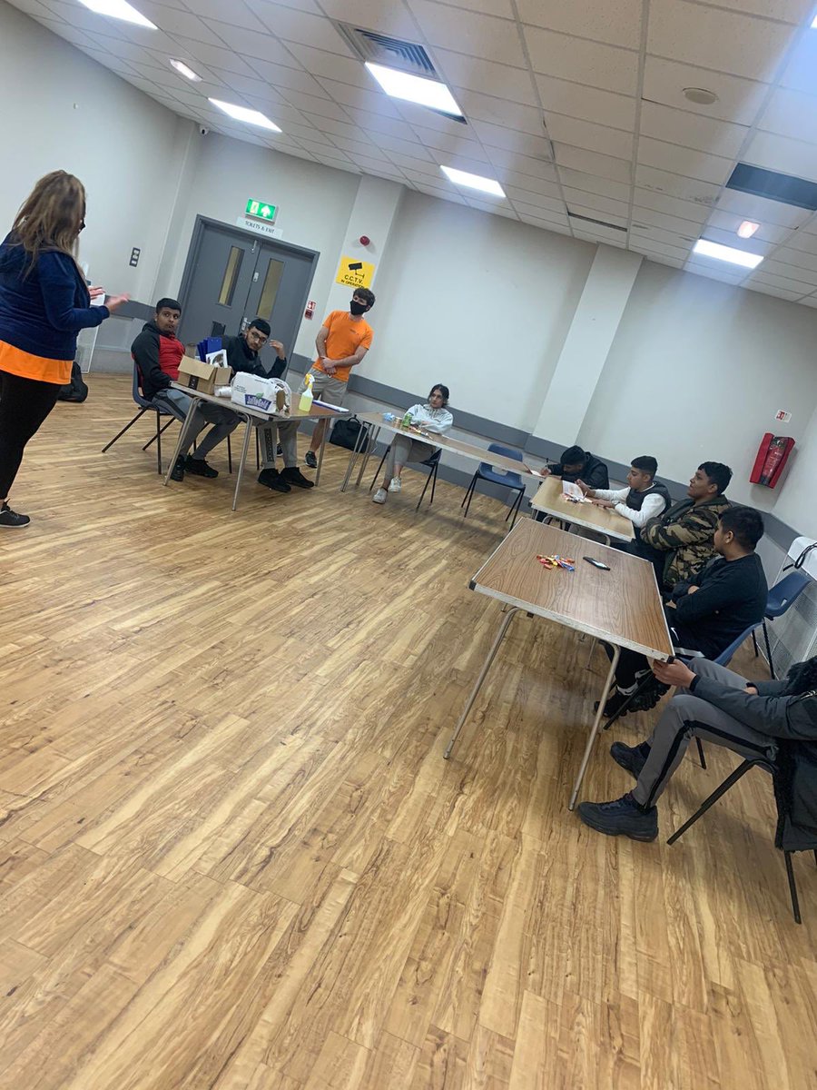 BWD_YPS's tweet photo. Great detached partnership working this evening, speaking to young people in BwD regarding COVID, school and mental health issues #SYA #blackburnyz #brfctrust #YPS https://t.co/tNib3oByjW