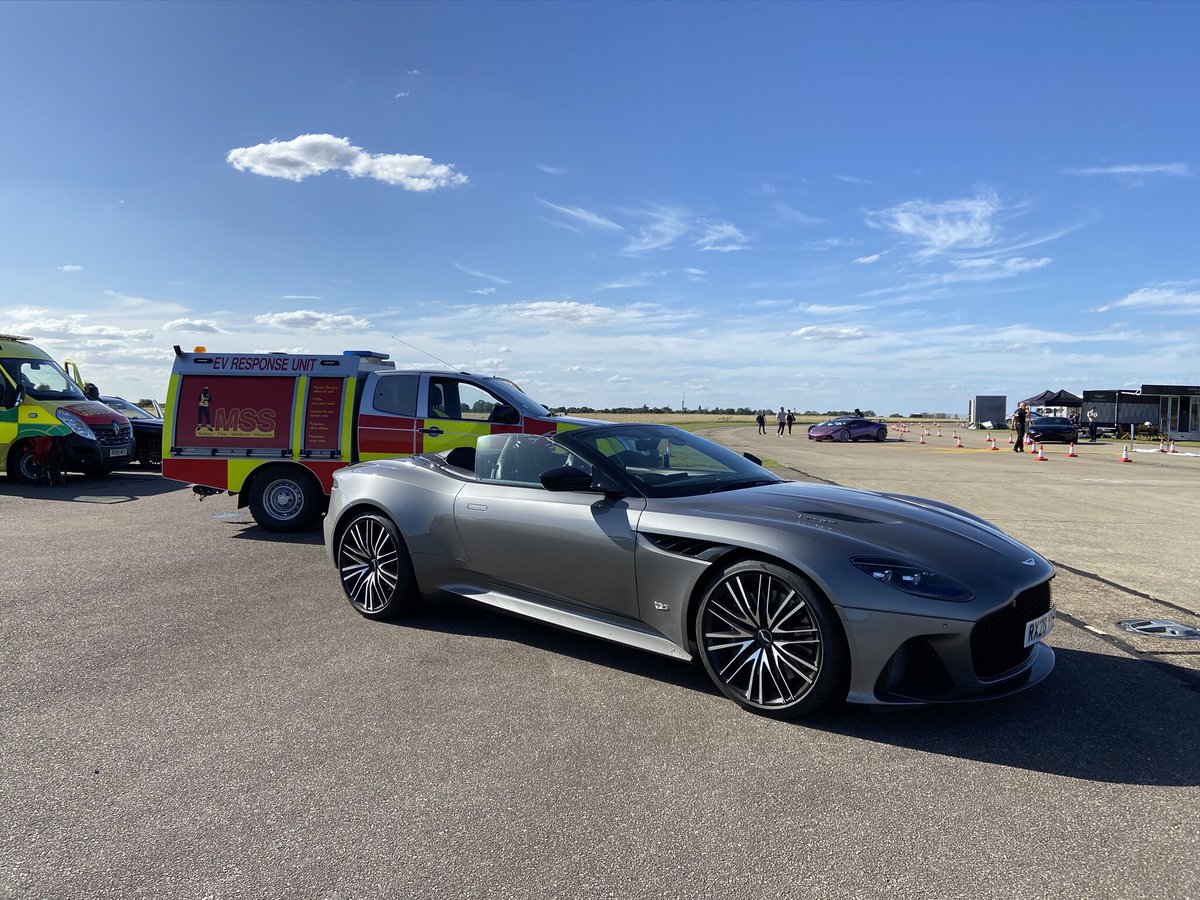 KatieKo007's tweet image. Superb day @VMax200mph yesterday with @GRANGEMOTORS @astonmartin #astonmartin #runway #vmax200