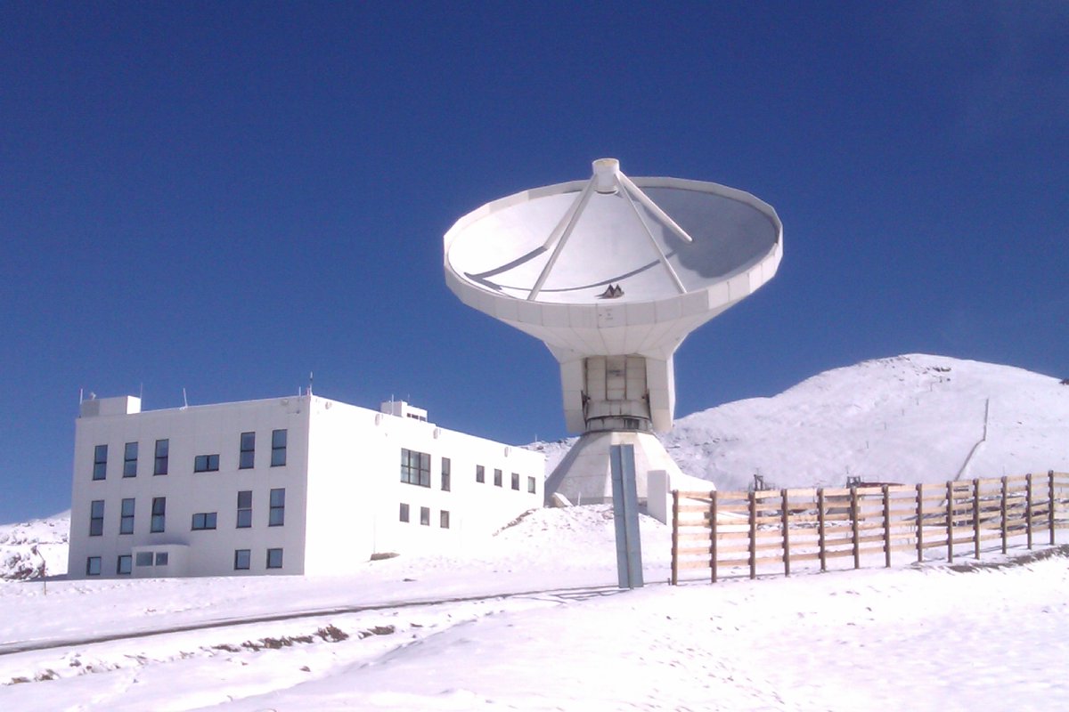 12/ What’s this? A rebel base in Hoth?(*) Nope, it’s the IRAM 30 m radio telescope in the South of Spain.(*) Just because we’re done talking about lasers doesn’t mean I’m gonna stop dropping Star Wars references!