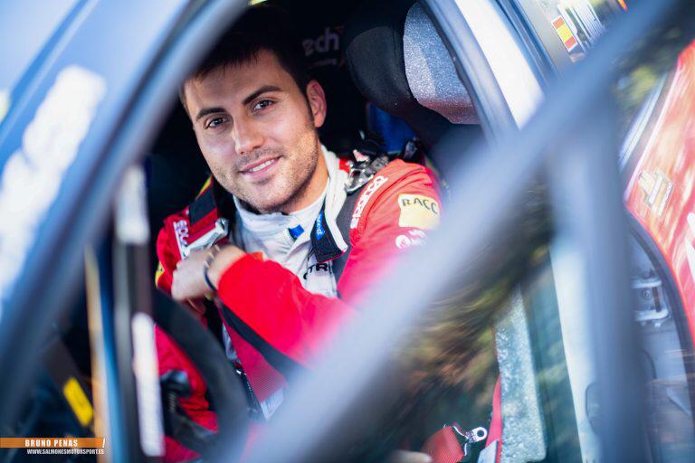 Tras el tercer tramo cronometrado del Rallye Ferrol :
1️⃣ Pepe López 28:38.9
2️⃣ J.Suárez +6.6
3️⃣ I.Ares +24.5
4️⃣ V.Senra +39.1
#RallyeFerrol