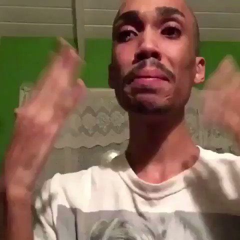 Whoever is upstairs really knew what they were doing when they gave me this gorilla grip slippery wet<a href="/tag/newprofilepic"class="tags"><span>#newprofilepic</span></a>