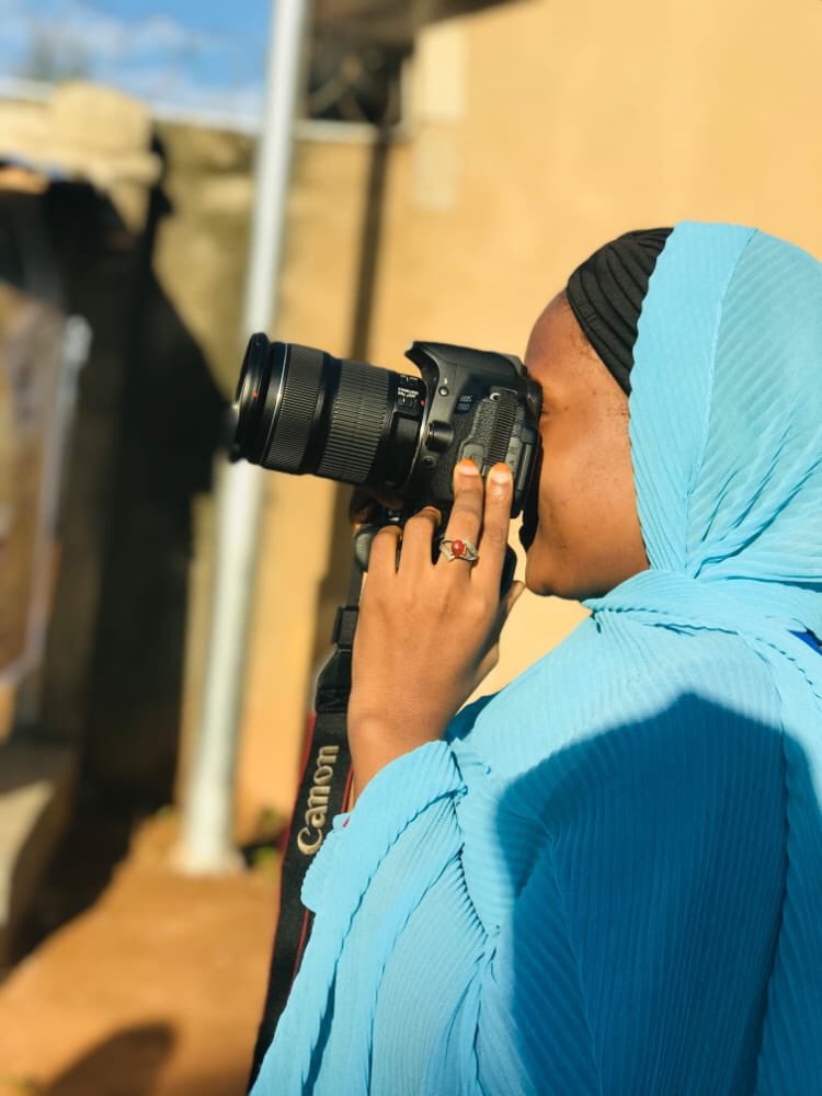 fateeemah2's tweet photo. You won’t regret booking a session😂retweet my customer might be on your timeline🙏 https://t.co/bcvT2Sy97p