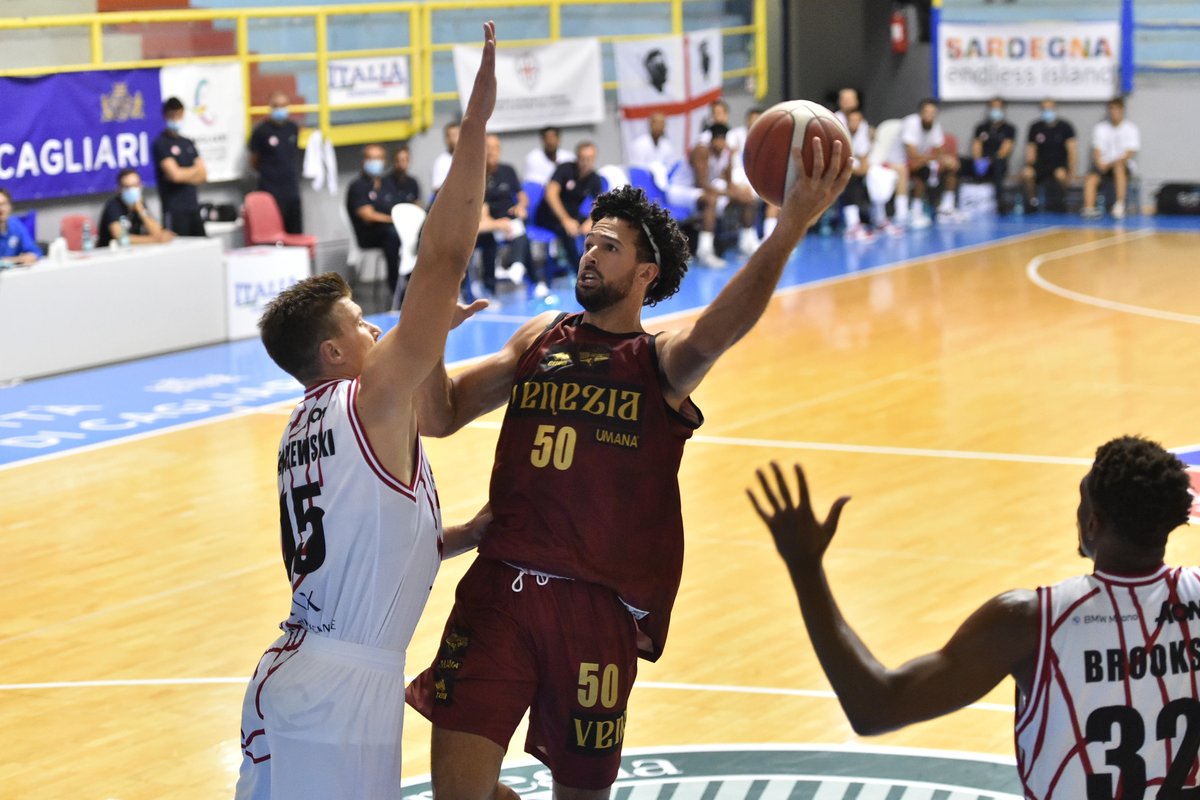 REYER1872's tweet photo. 🔥⚔️

#CityofCagliari #CityID 
#lastoriacontinua #ReyeRiparte https://t.co/tjDXSJnp7t