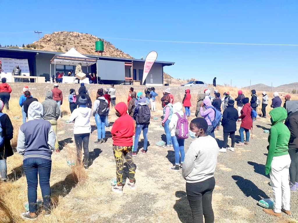 LENASO7's tweet photo. 💥LENASO did it again today in Mohale's hoek Taung. About 100 girls presented with sanitary towels as part of its social responsibility initiative and celebration of women's month. 💥
Menstrual Hygiene is the right of every girl ✊✊✊💥💥@UNFPA, @NetworkAthena https://t.co/vAnWObxsjP