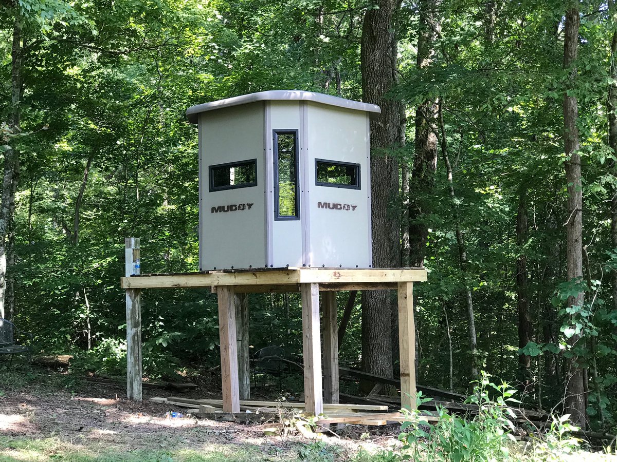 BigBucksWalking's tweet photo. Think the platform is big enough? #BigBucksWalking #HuntTN #Muddy https://t.co/J0NaWdO7Rx
