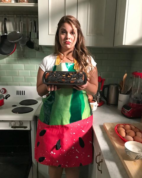 daisydancerr's tweet photo. Quería darle una sorpresa a @PietroBendetto, pero la sorprendida terminé siendo yo: el budín se pasó un poquito en el horno 🤣 https://t.co/OOXDzflFhu