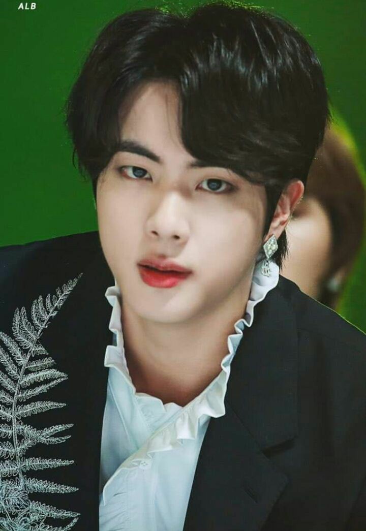 mintstrawbbery's tweet photo. #RespectBtsJin
We love you Jin~oppa💜💜💜💜 https://t.co/PTczuDhtgs