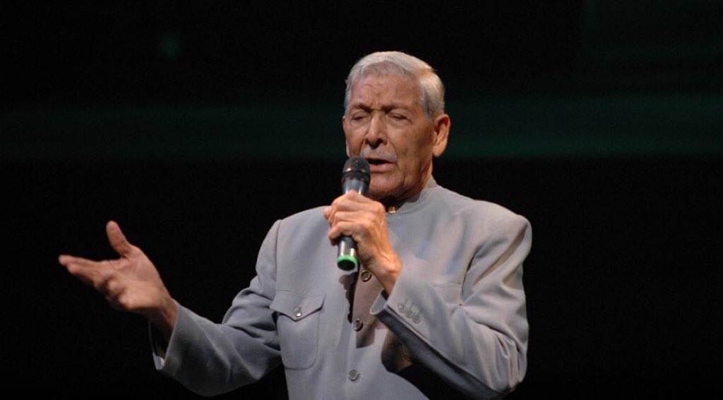 RCR750's tweet photo. #Duelo falleció a los 94 años Rafael Montaño.
Montaño fue famoso por interpretar temas como Ansiedad, "Solo con las estrellas" y "Muchacha de ojazos negros". QEPD. https://t.co/s995iWP5Sa
