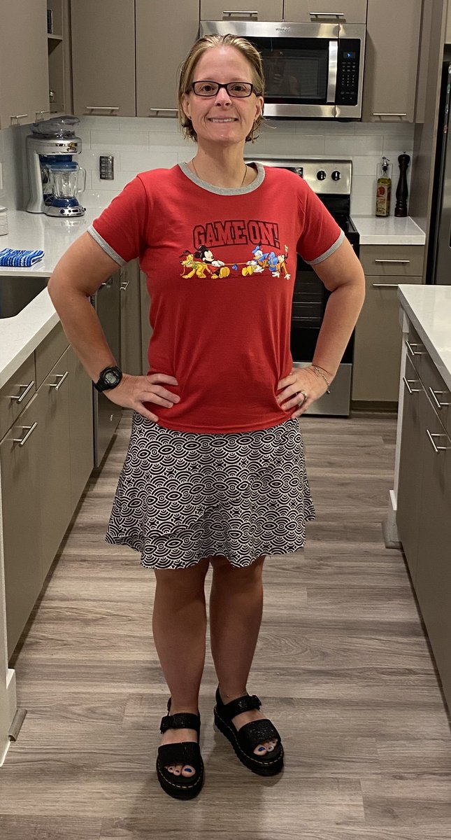 dizzymathdoodle's tweet photo. I am SuPeR excited 4 the new school year 2 begin, even if it will be virtual!  💻 The opportunity 2 work with our @PershingPandas 🐼 is a dream come true!  I cannot wait 2 work alongside such an amazing &amp; devoted staff &amp; we cannot wait 2 meet our students! 💚🍎🧒📝 🍕@sshetzer https://t.co/3scVfnw2AL